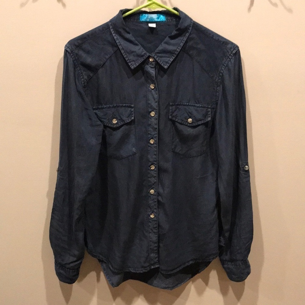 Buttons 100% lyocell long sleeve button down Small